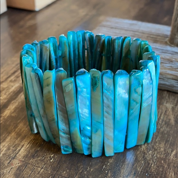 Dyed Stone Bracelet - Picture 3 of 4